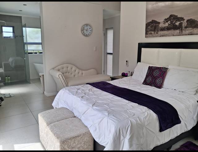 4 BEDROOM HOUSE FOR SALE IN PALM LAKES ESTATE